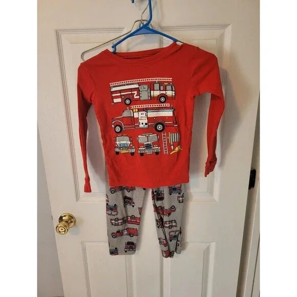 Boys firetruck 2-piece pajamas 8