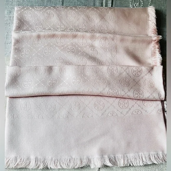 TORY BURCH• T Monogram JAQUARD TRAVELLER SCARF/WRAP Shawl Scarf