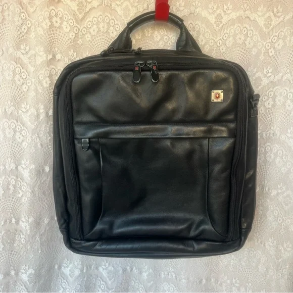 SWISS TECH GEAR Black Laptop/Tablet Pocket Case Shoulder Bag Messenger Backpack