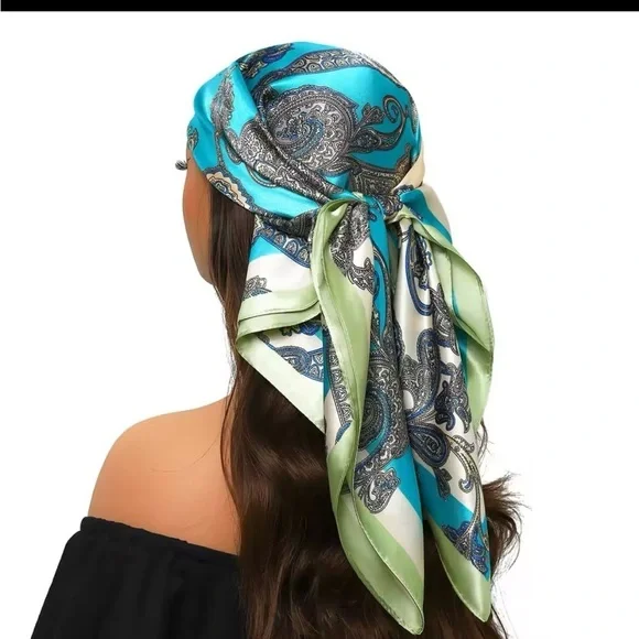 Elegant Paisley Scarf - Blue and Green 0191