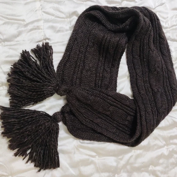 Gap Cable Knit Scarf.