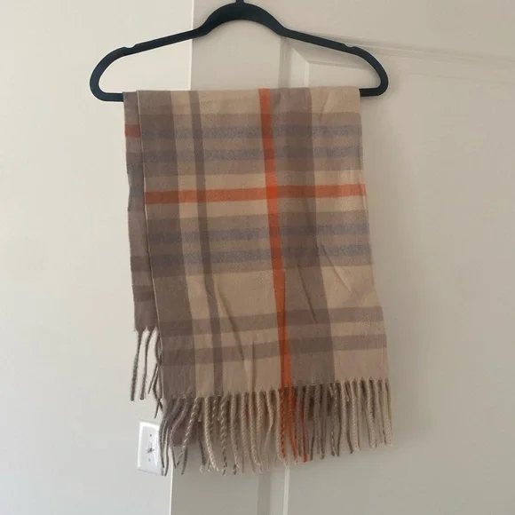 Pretty Persuasions Scarf
