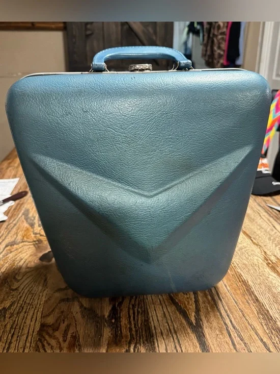 Vintage Hard Clam Shell Carrying Case Blue Bowling Ball Bag