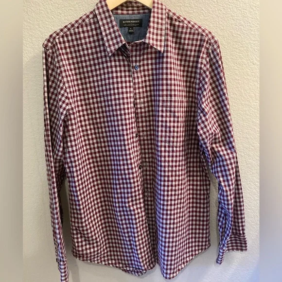 Banana Republic men’s long sleeve dress shirt, size large