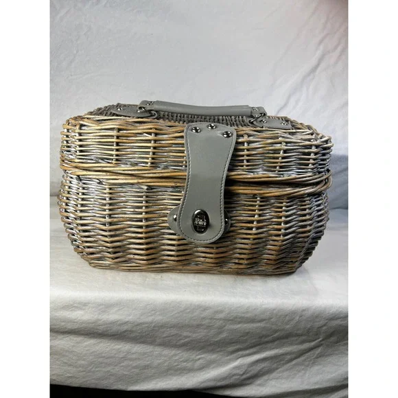 Woven Wicker Picnic Basket Insulated Cooler Grey Wash Blue Stripe Lining Trunk