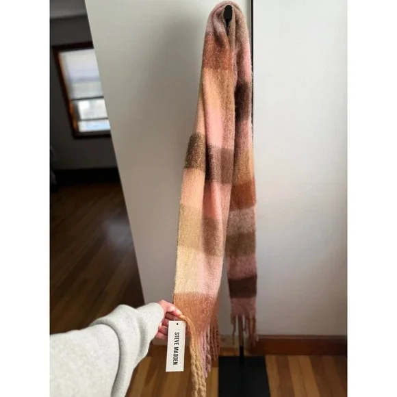 NWT Steve Madden Color Block Blanket‎ Scarf – Pink/Brown/Tan