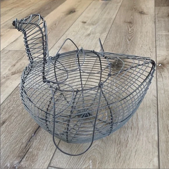 Rustic Farmhouse Chicken Metal Basket