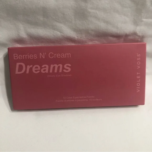 Palette 10 color velvety eyes Shadow Berries N’ Cream Dreams.