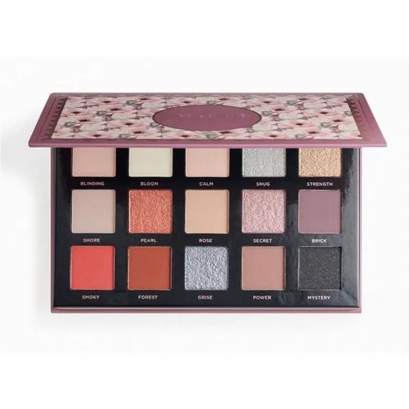 Ace Beaute Smokey Rose Eyeshadow Palette