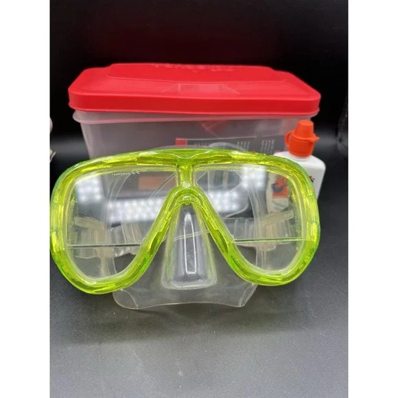 XS Scuba Gauge Reader Down View Design Scuba Dive Mask Yellow