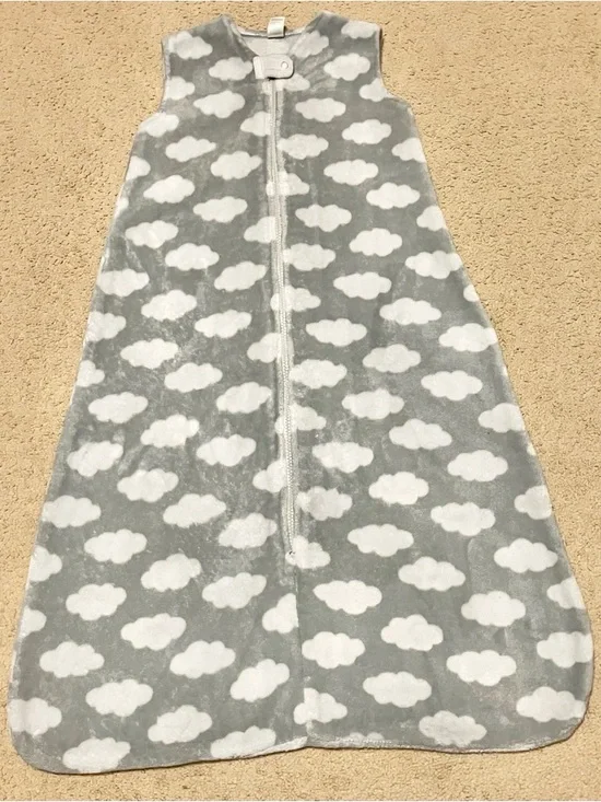 HB Sleep Sack Fleece Grey & White Cloud Print Wearable Blanket Baby Size 18-24 M