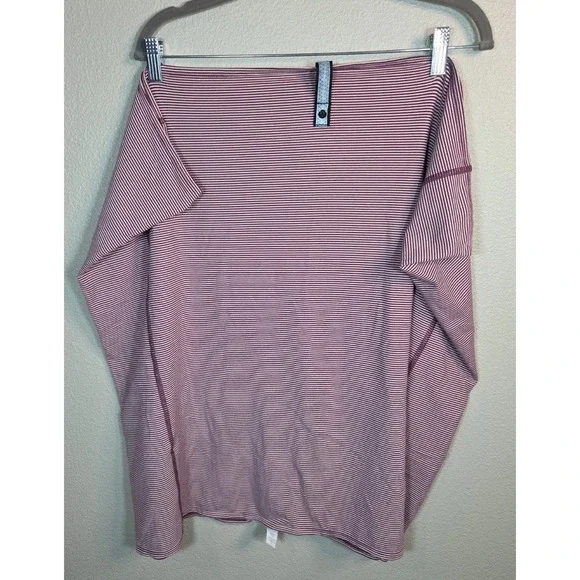 Lululemon Vinyasa Scarf Wrap O/S Burgundy Stripe‎ Snap Convertible Poncho
