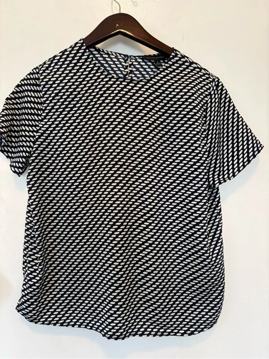 Banana Republic Black and White Geometric Short-Sleeve Top