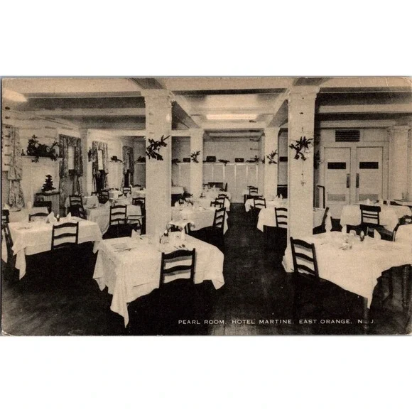 Vintage 1950s Postcard Pearl Room Hotel Martine East Orange NJ With Postage‎