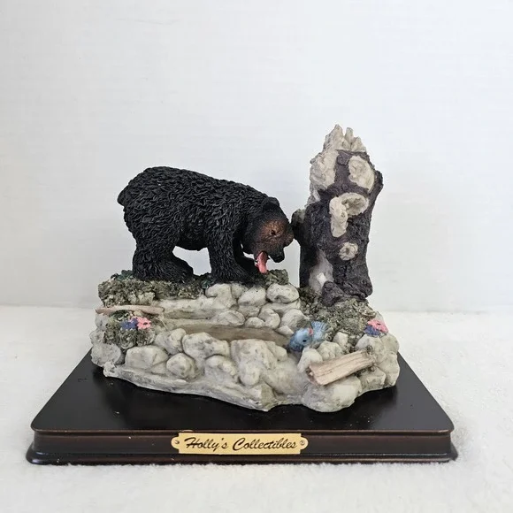 Hungry Bear Catching Fish Statue Home Décor