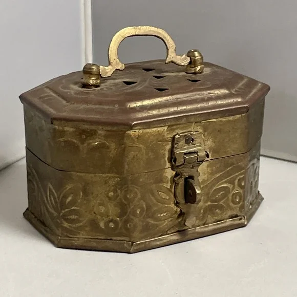 VTG Brass Rustic Cricket Box Handle & Hinged Lid Octagon For Trinket Incense
