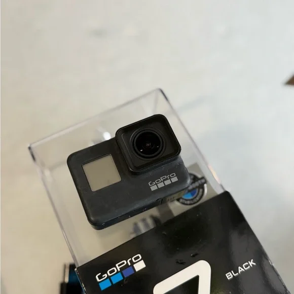 GoPro HERO 7 Black Action Camera-Touchscreen and Voice Activation