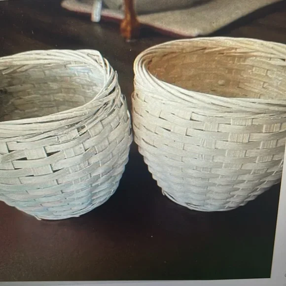 Set of 2 White Woven Baskets for plants