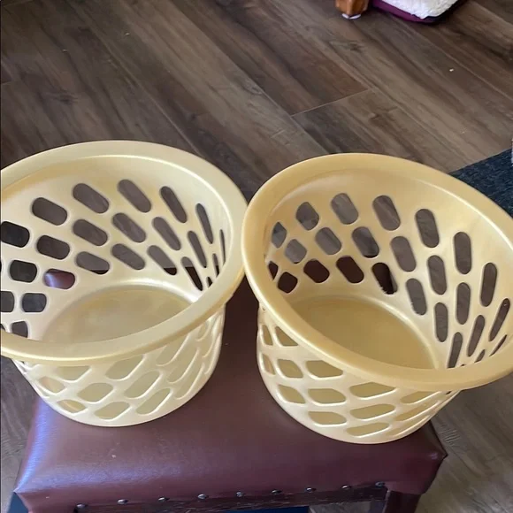 2 Plastic Storage Baskets