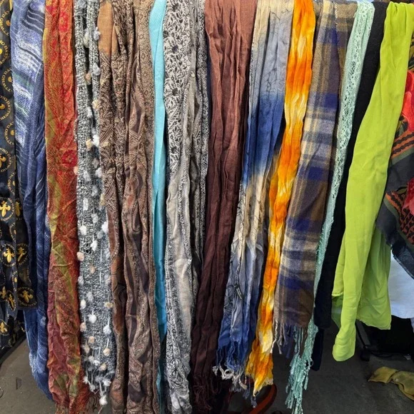 LOT of 14 total‎ scarves, Cotton, Kashmir, Silk different lengths