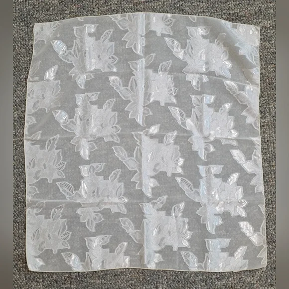 Bloomingdale's White Woven Leaf Pattern Neck Scarf