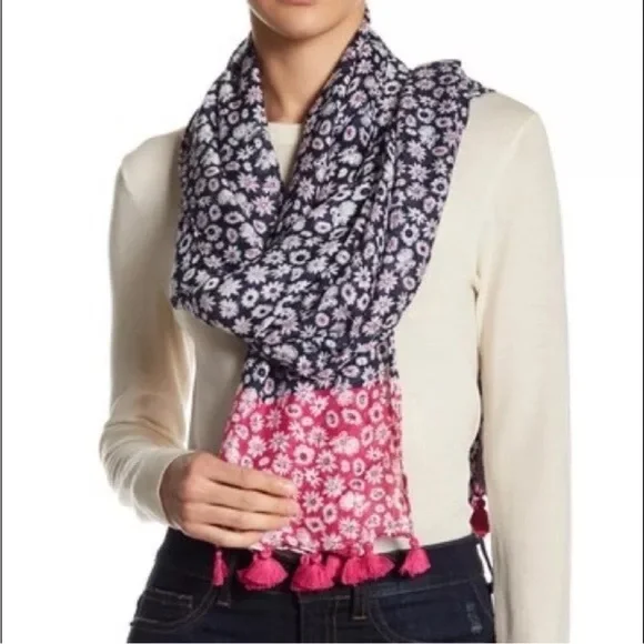 Rebecca Minkoff Daisy White Floral‎ Pink Oblong Tassel Trim Rectangular Scarf