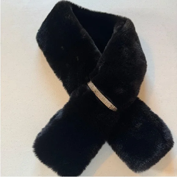 Juicy Couture Black Faux Fur‎ Pull Through Scarf Rhinestone Accent One Size Glam