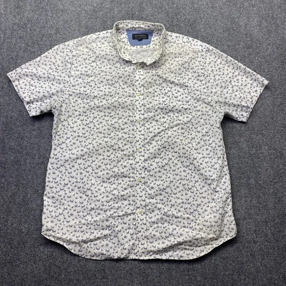 Banana Republic Men XL Llama Print Short Sleeve Button Down Shirt Slim Fit White