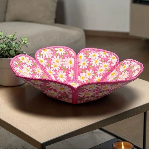 Hand Crafted Basket Center Piece Bowl Quilted 8” round x 3” tall Pink Floral