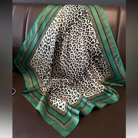 Green Leopard Print Scarf N1397