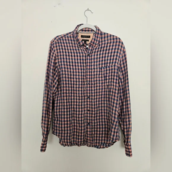 Banana Republic Camden Fit Linen Blue and Pink Checkered Shirt | M