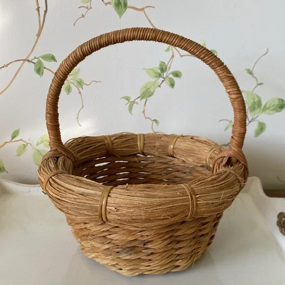 Vintage Handmade Rustic Woven Egg Basket