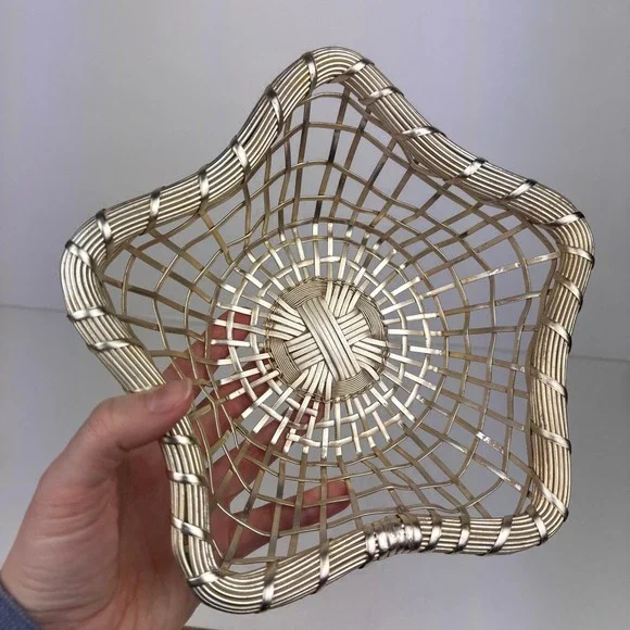 Vtg Metal Star Shaped Tabletop Small Basket‎ 9inch Silver Light Gold Color READ