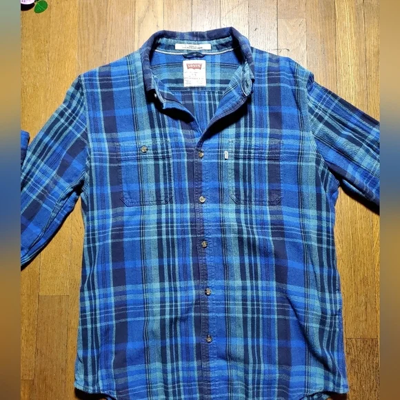 Levi's Flannel Button Up