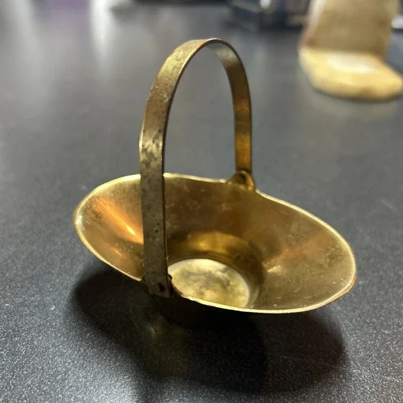 Vintage Brass Metal Basket w/ Moving Handle Good Shape Needs Polished