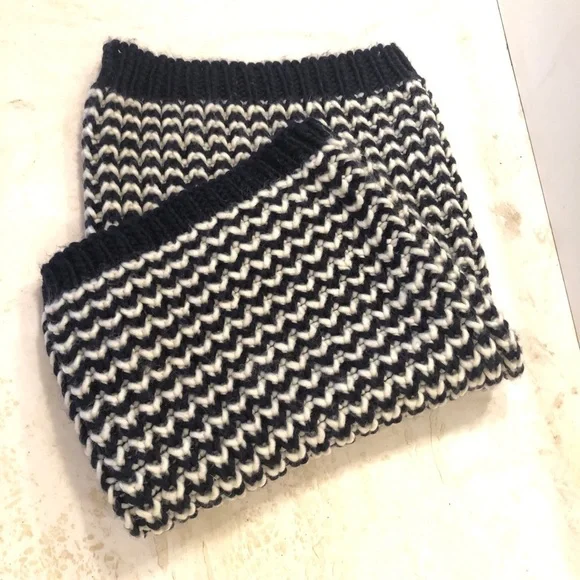Navy and White Striped Tube Scarf NWT!