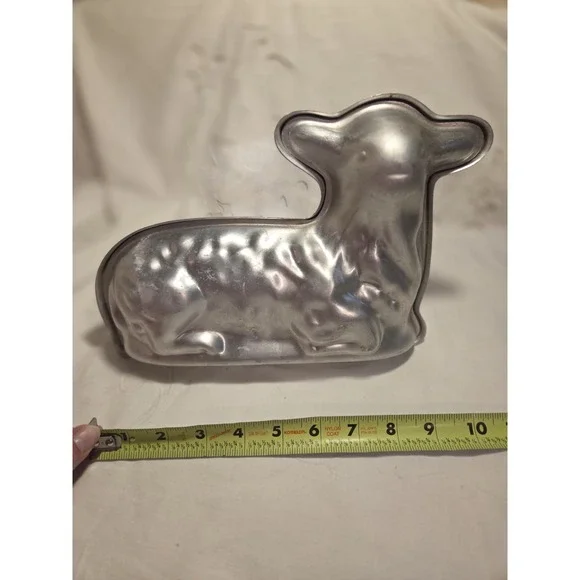 Vintage Lamb Cast Aluminum Cake Mold