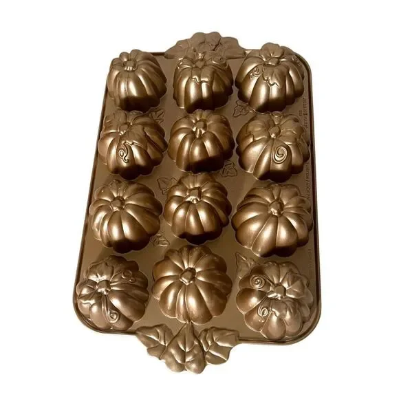 Nordic Ware Williams Sonoma Pumpkin Patch Mini Bundt Pan Muffin Cake Pan