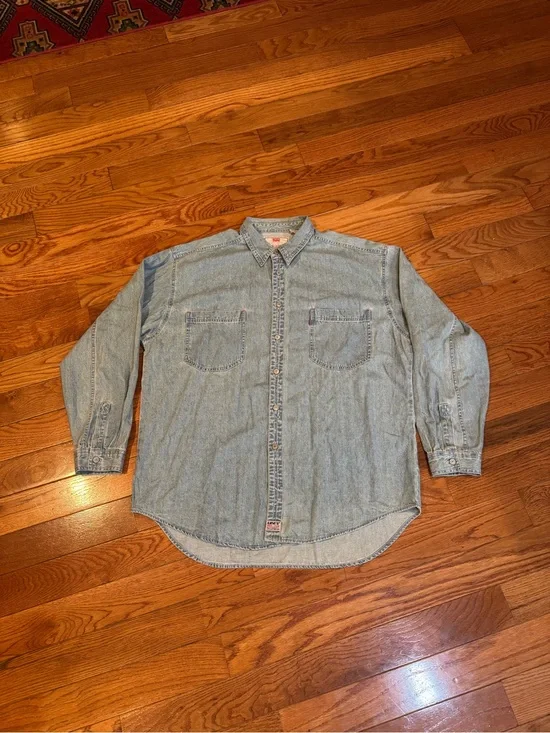 Vintage Levi’s Denim Button Up Shirt XL Light Wash 1996 Workwear Western