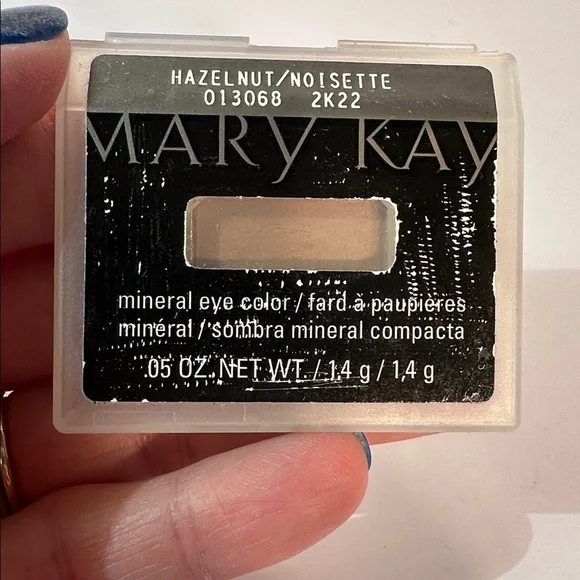 Mary Kay Hazelnut Mineral Eye Color .05oz