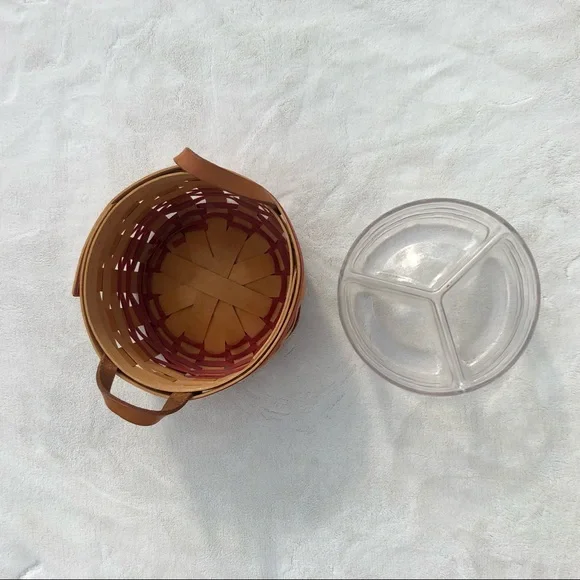 Longaberger Basket Handwoven Round Vintage w. Divider