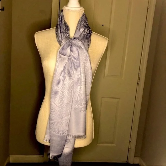 Elegant Gray Scarf