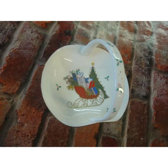 Mikasa bone china FX033 Christmas cheer Japan made basket candy dish Cute