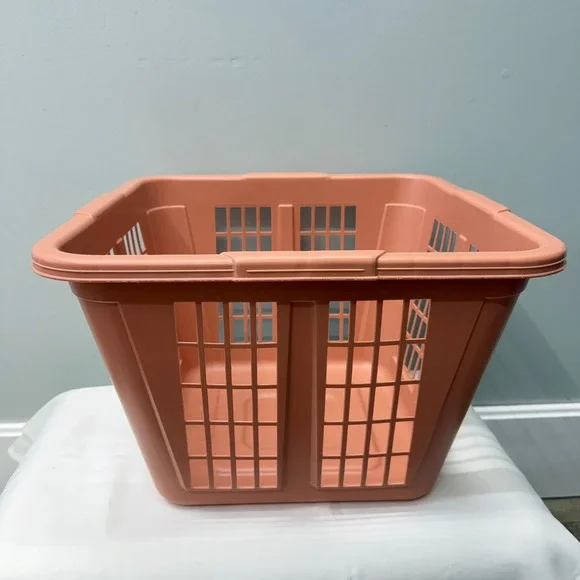 Vintage Rubbermaid 2972 Square Laundry Basket 16.5 x 11 Mauve Pink Utility