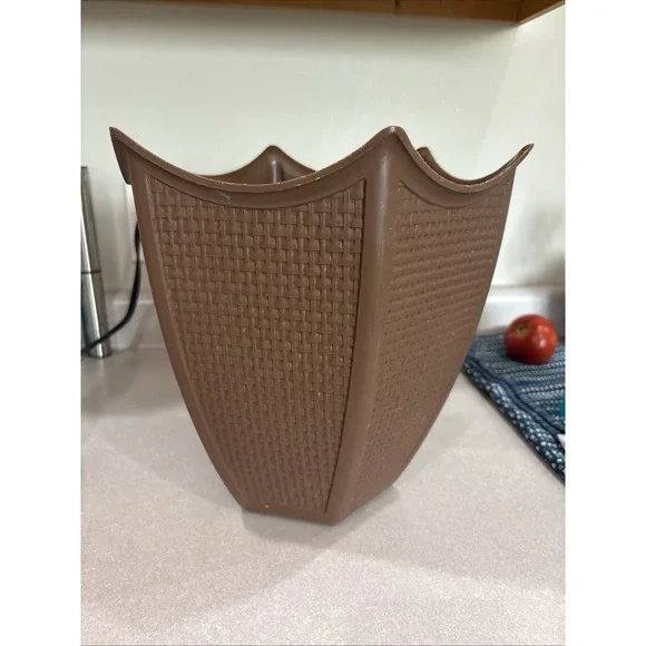 MCM Vintage brown ‎ Fesco Wicker Faux Pagoda Plastic Wastebasket # 8054