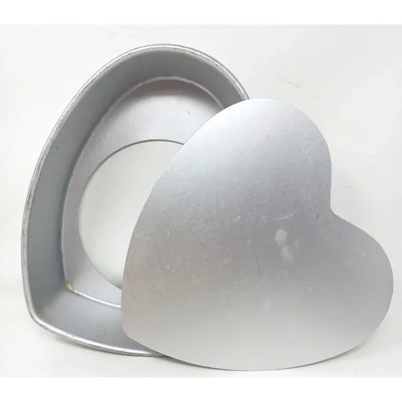 Wilton Heart Shaped 2 Piece Cake Pan Set 1990 Aluminum 9.5