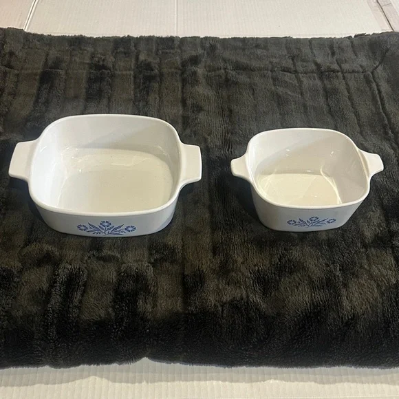 Vintage set CorningWare White & Blue Floral Baking Dishes 1 quart & smaller one