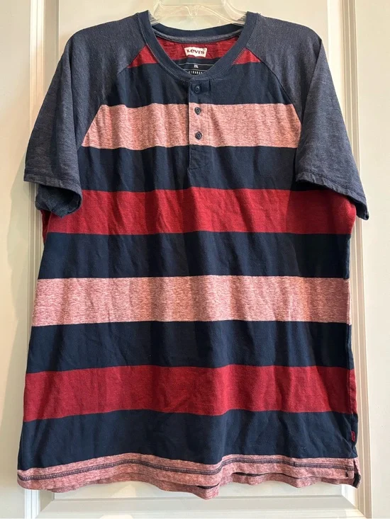 Levi’s 2XL Athletic Fit Henley T-Shirt Red Navy Striped Short Sleeve Casual Tee