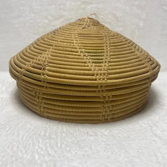 Vintage Woven Coiled Straw Beehive Shape Basket Bowl Lid Boho‎ Decor Handmade