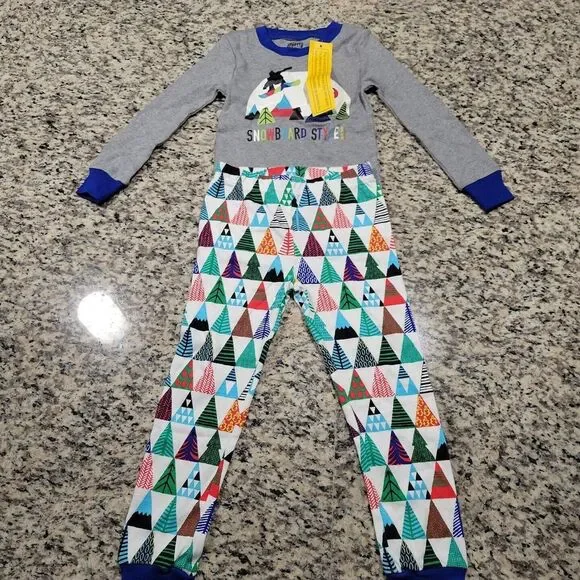 Size 4T Spotted Zebra Snowboard Style Pajama‎ Outfit